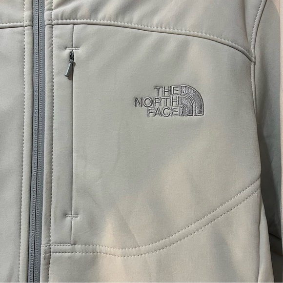The North Face Softshell Ivory Womens Full Zip Jacket - Picture 2 of 10